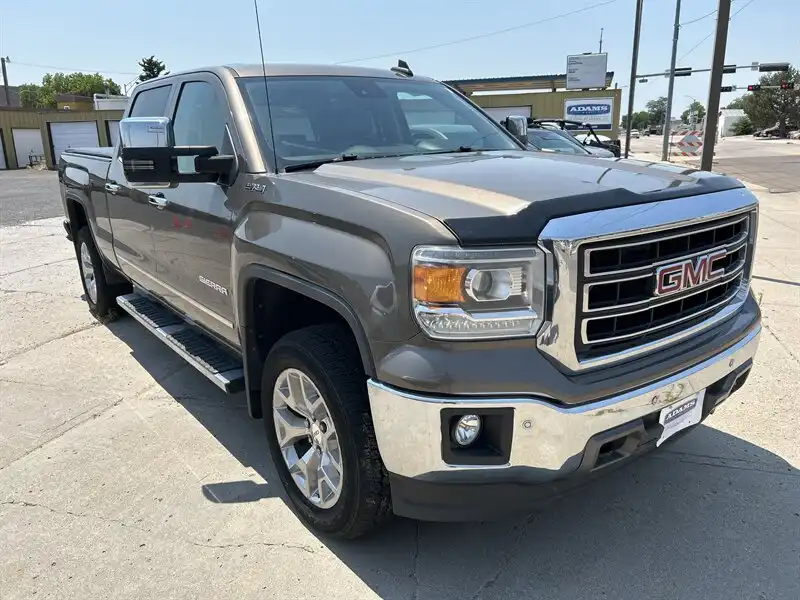 2015 GMC Sierra 4WD Crew Cab SLT SWB's photo