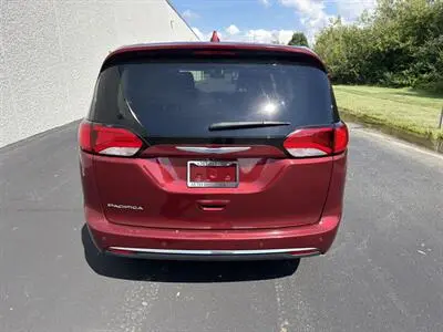 2019 Chrysler Pacifica Touring Plus photo 5