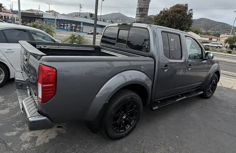2020 Nissan Frontier SV Crew Cab 4X2 SWB's photo