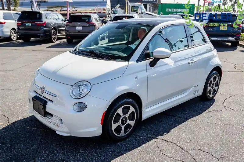 2015 FIAT 500e Battery Electric's photo
