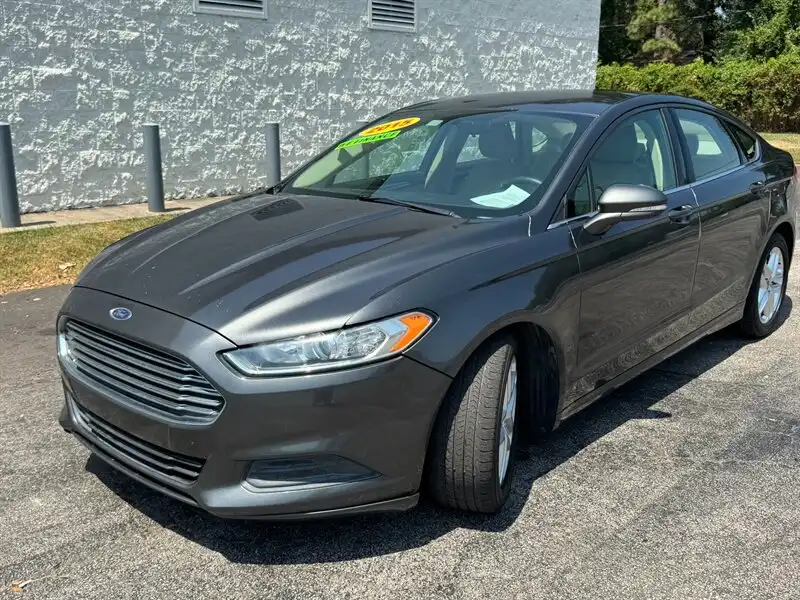2015 Ford Fusion SE FWD's photo
