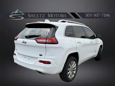 2017 Jeep Cherokee Overland 4X4 photo 2