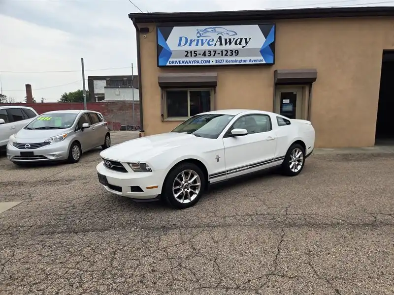 2010 Ford Mustang's photo