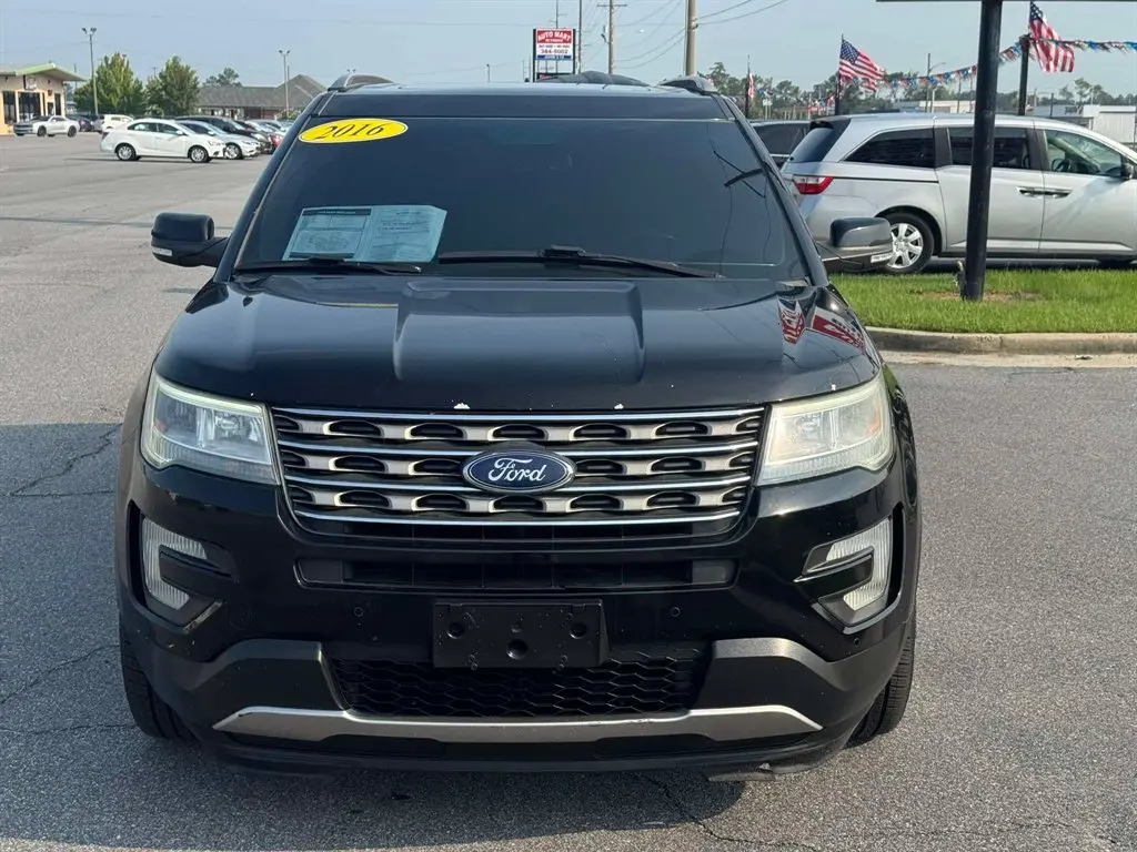 2016 Ford Explorer XLT 4WD photo 4