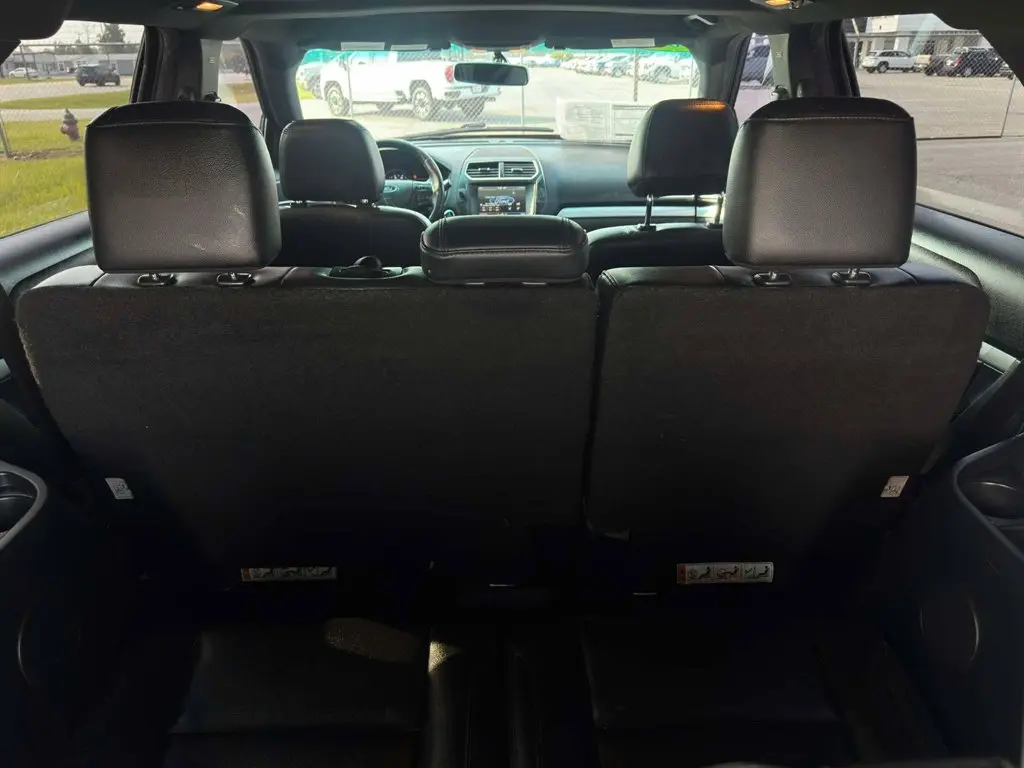 2016 Ford Explorer XLT 4WD photo 5