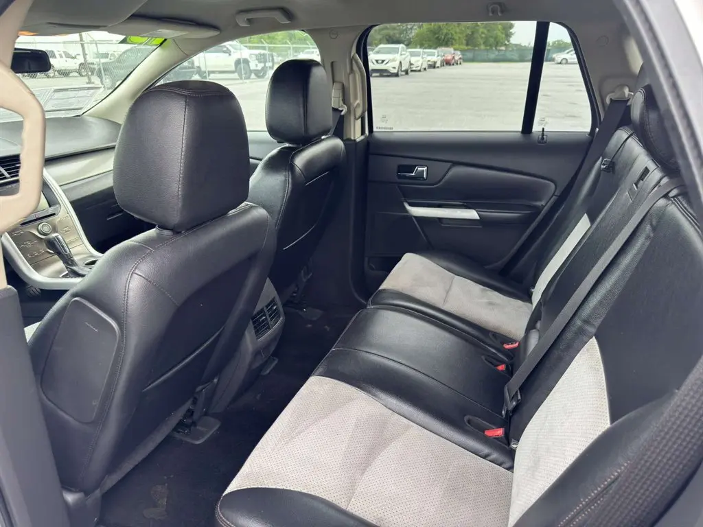 2013 Ford Edge SEL photo 5