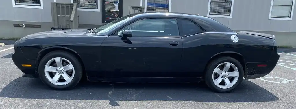 2013 Dodge Challenger SXT's photo