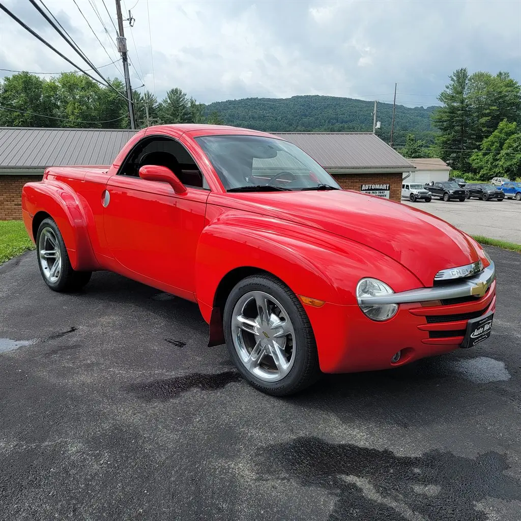 2005 Chevrolet SSR LS photo 4