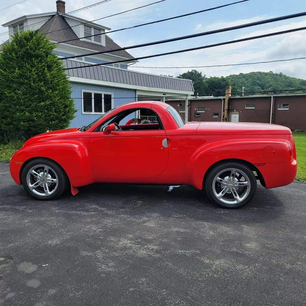 2005 Chevrolet SSR LS's photo