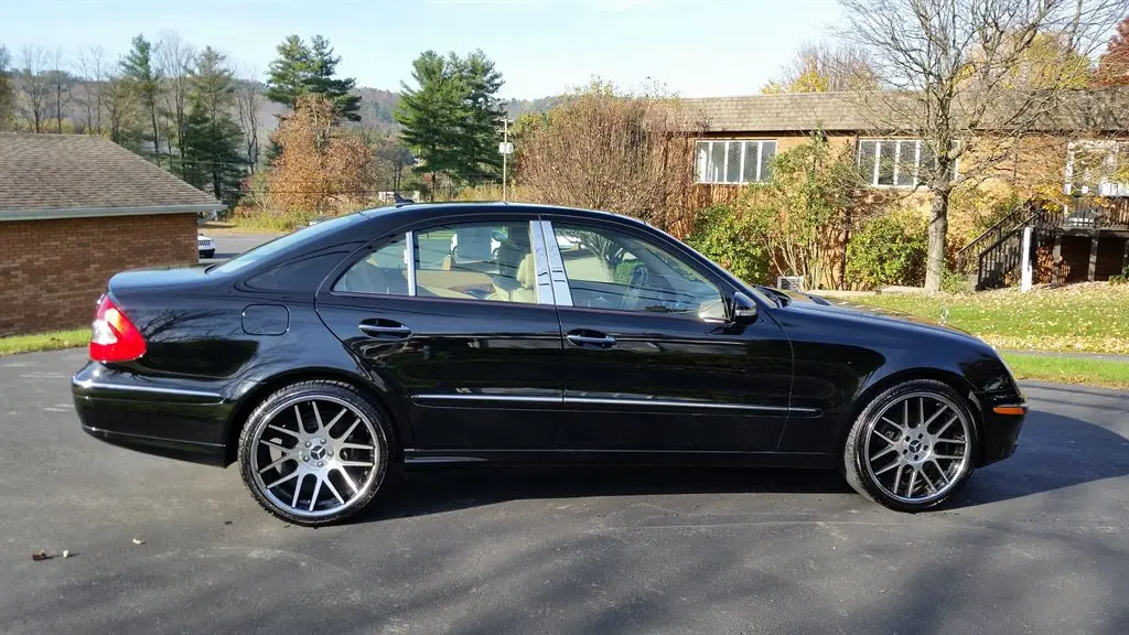 2009 Mercedes-Benz E-Class E350 4MATIC photo 4
