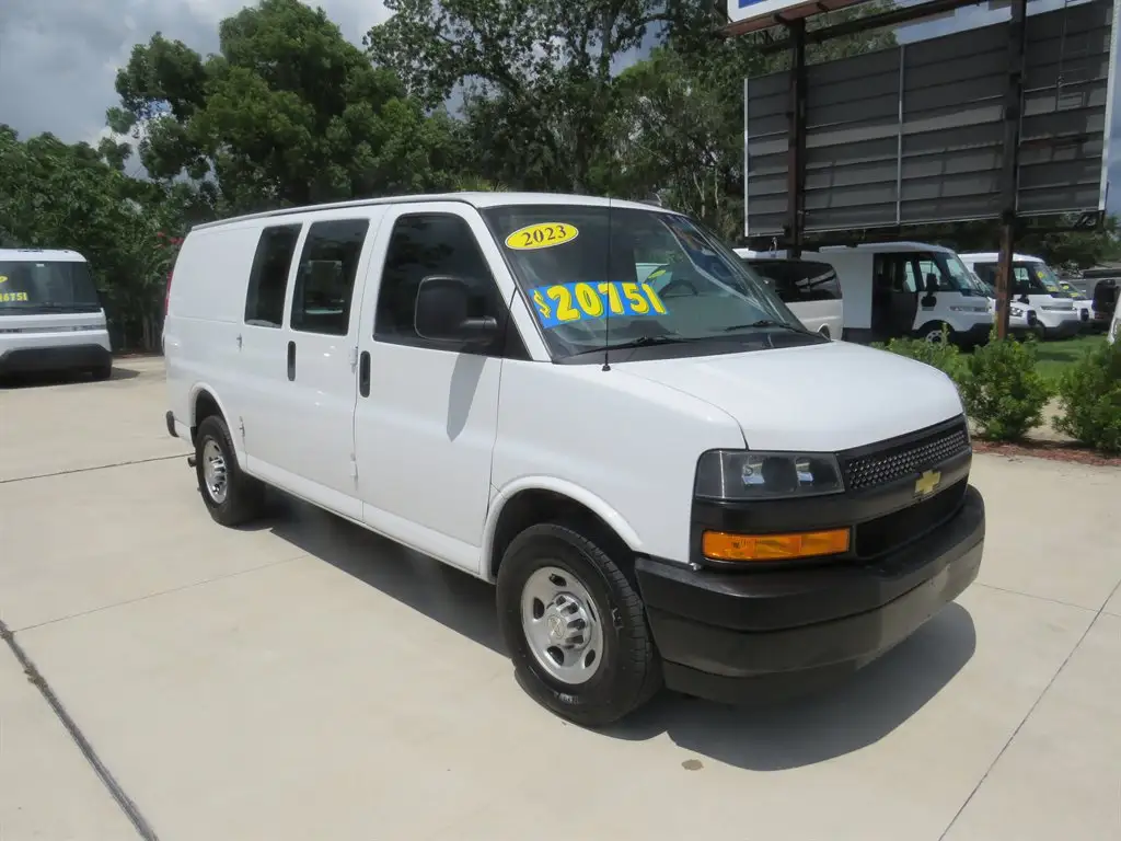 2023 Chevrolet Express 2500 Work Van HD photo 1