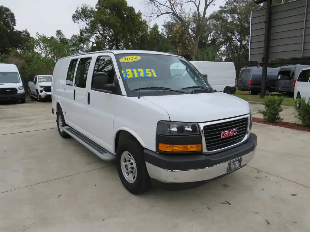 2024 GMC Savana 2500's photo