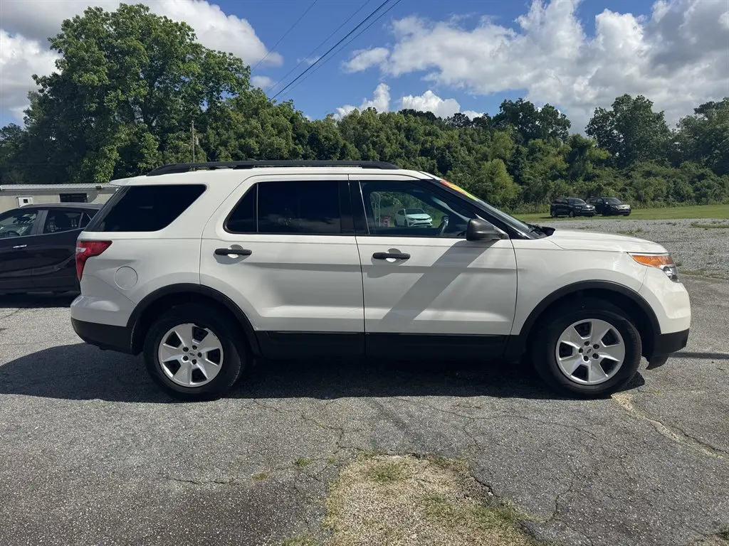 2012 Ford Explorer Base photo 3