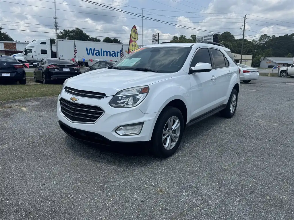 2017 Chevrolet Equinox LT's photo