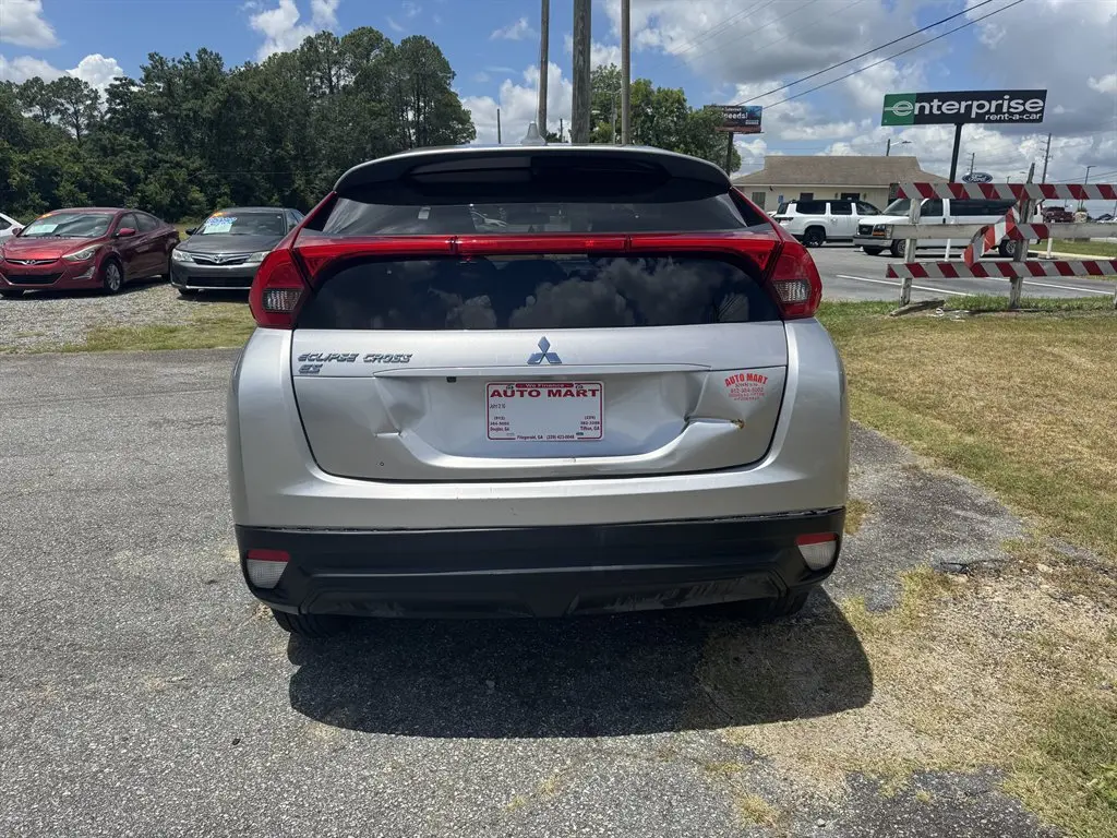 2020 Mitsubishi Eclipse Cross ES 2WD photo 4