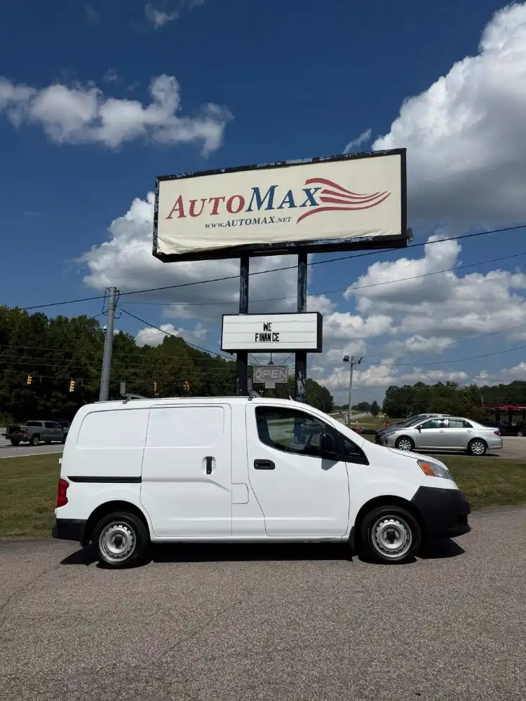 2017 Nissan NV200 S's photo