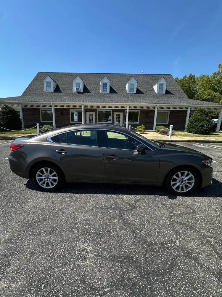 2016 Mazda EZ-6 Sport Auto i's photo