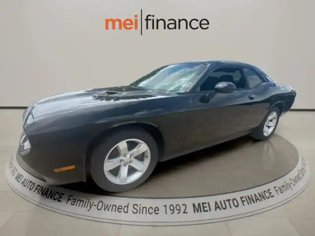 2014 Dodge Challenger SXT's photo