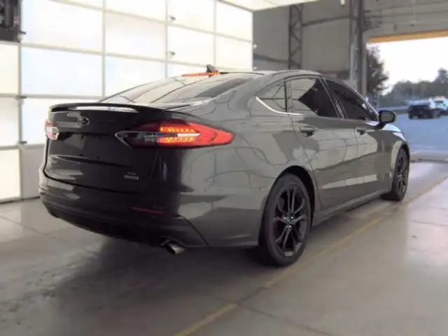 2019 Ford Fusion SE FWD's photo