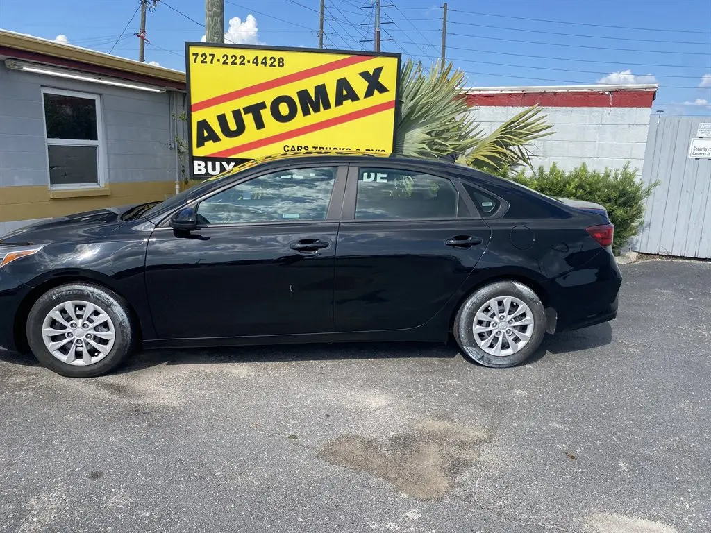 2019 Kia Forte FE AT photo 3