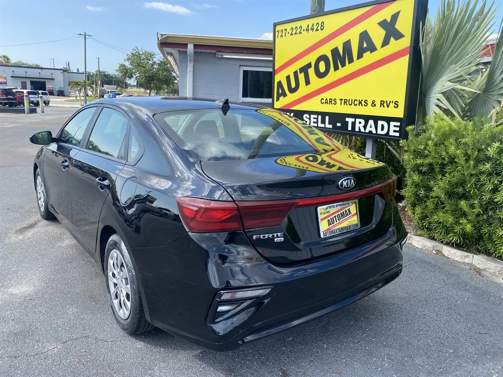 2019 Kia Forte FE AT photo 4