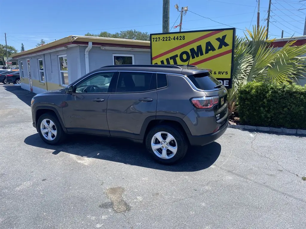 2018 Jeep Compass Latitude 4X4 photo 3