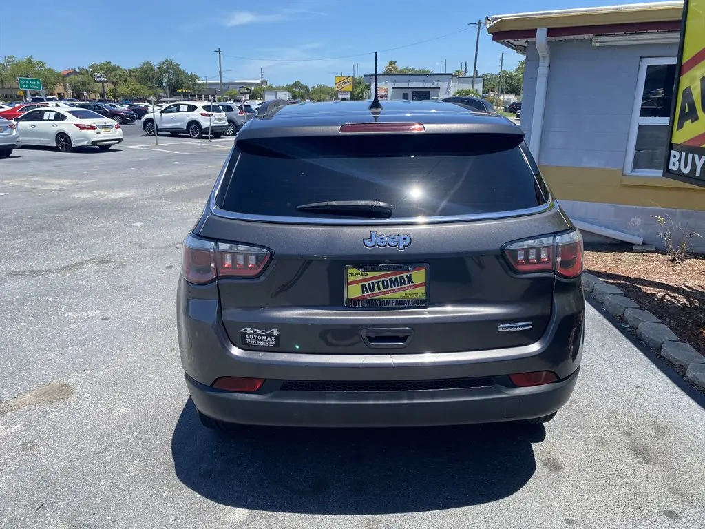 2018 Jeep Compass Latitude 4X4 photo 4