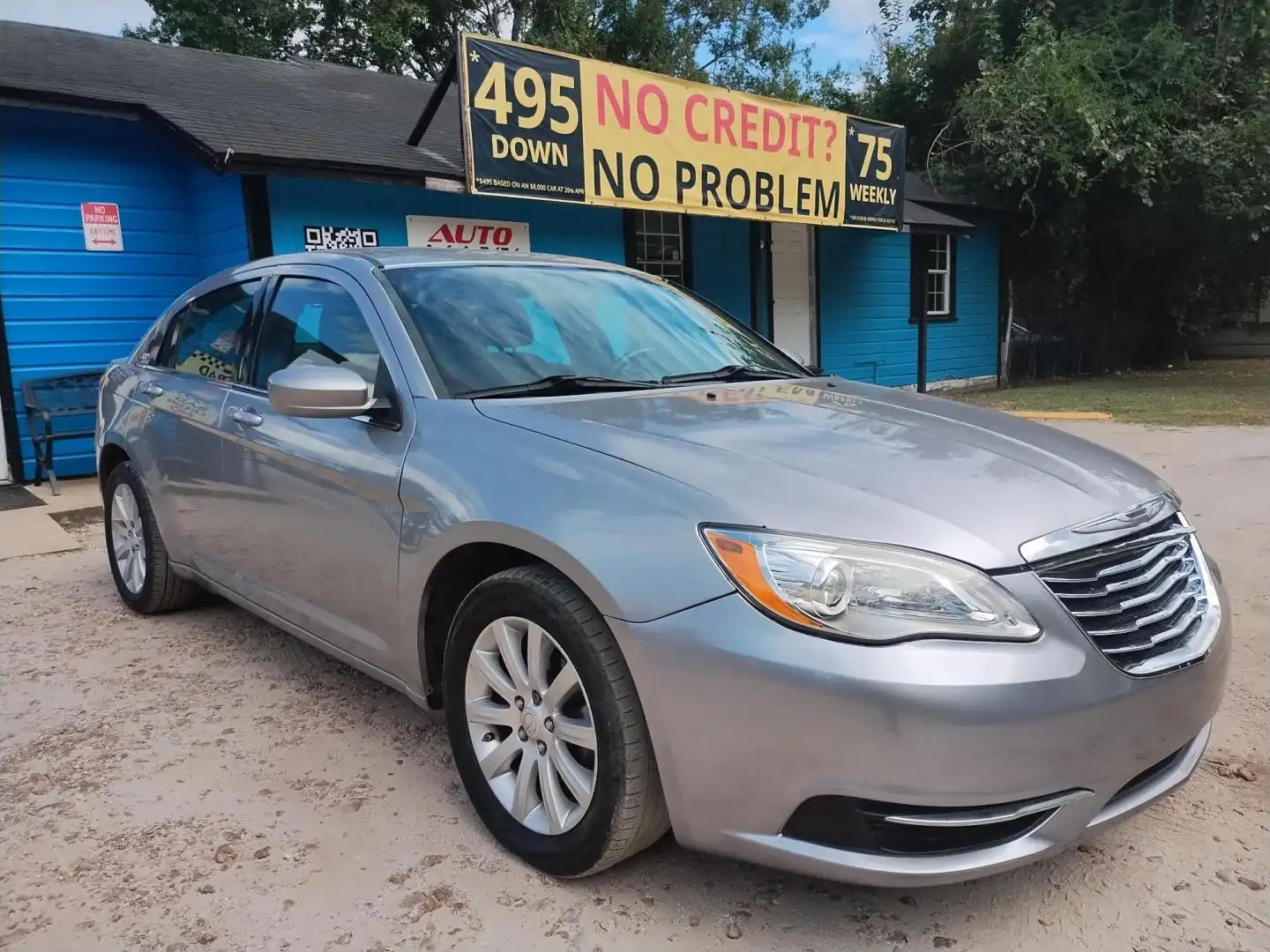 2013 Chrysler 200 Touring's photo