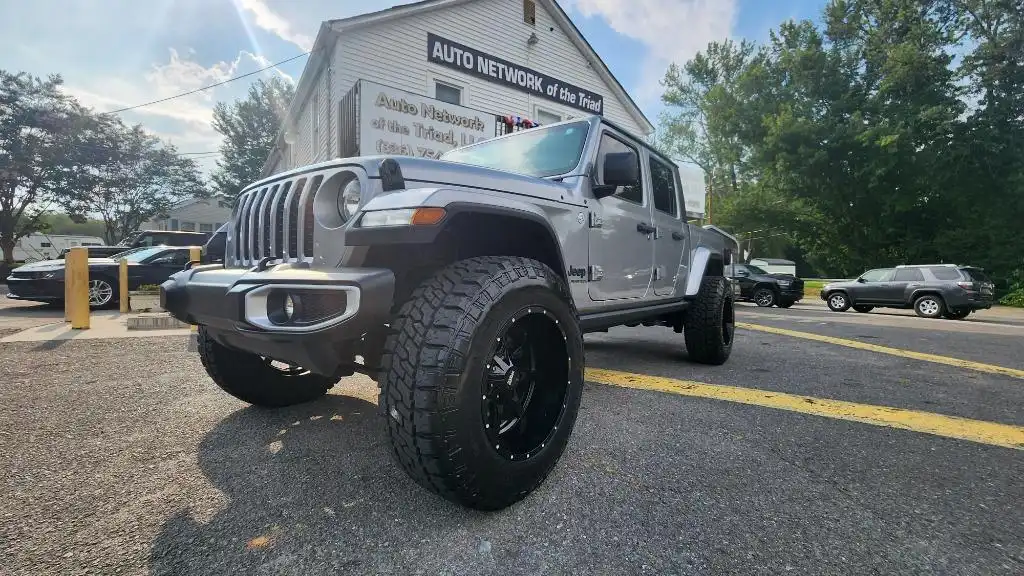 2021 Jeep Gladiator Sport S's photo
