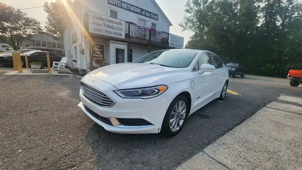 2018 Ford Fusion Plug-In Hybrid SE Luxury's photo