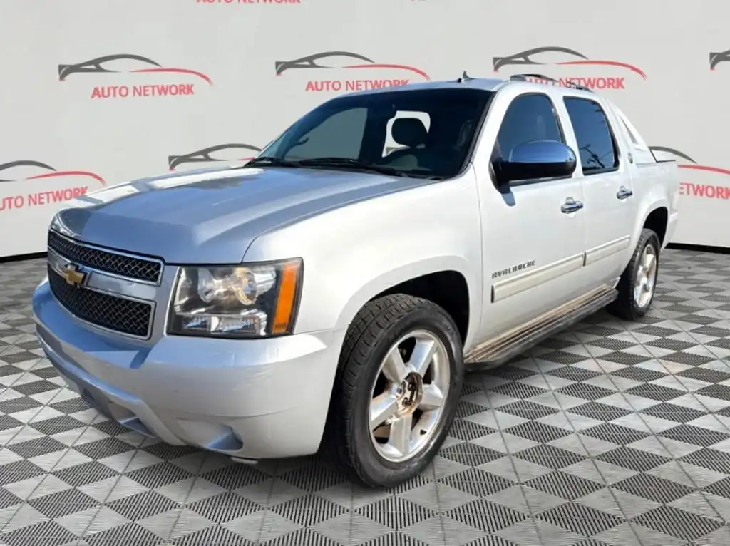 2013 Chevrolet Avalanche 2WD Avalanche LT's photo