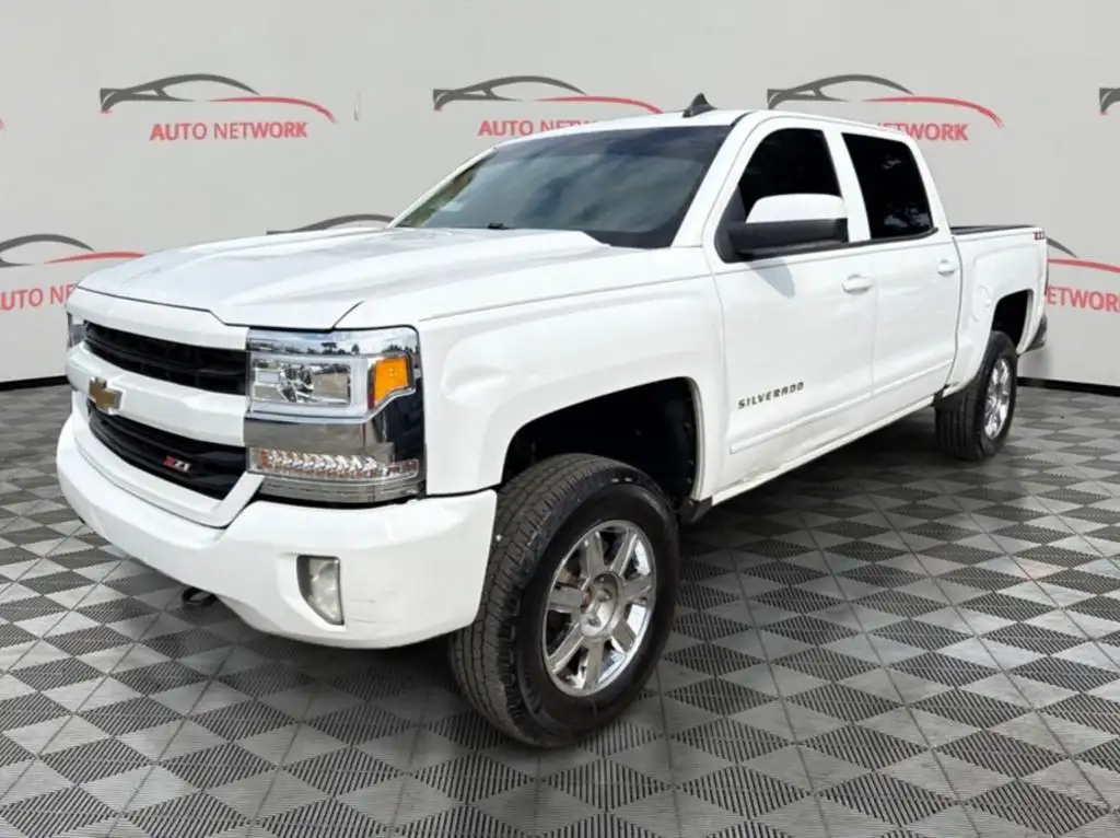 2018 Chevrolet Silverado 1500 Z71 4WD Crew Cab Short Box LT's photo