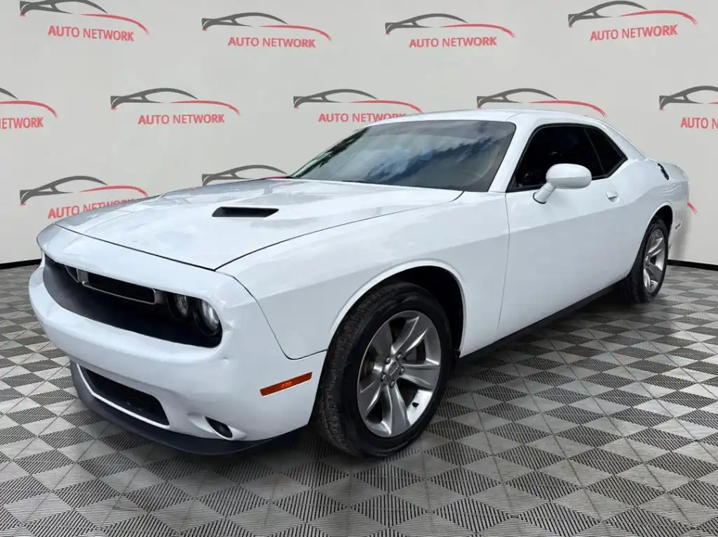 2018 Dodge Challenger SXT's photo