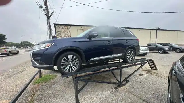 2020 Mitsubishi Outlander SEL S-AWC's photo