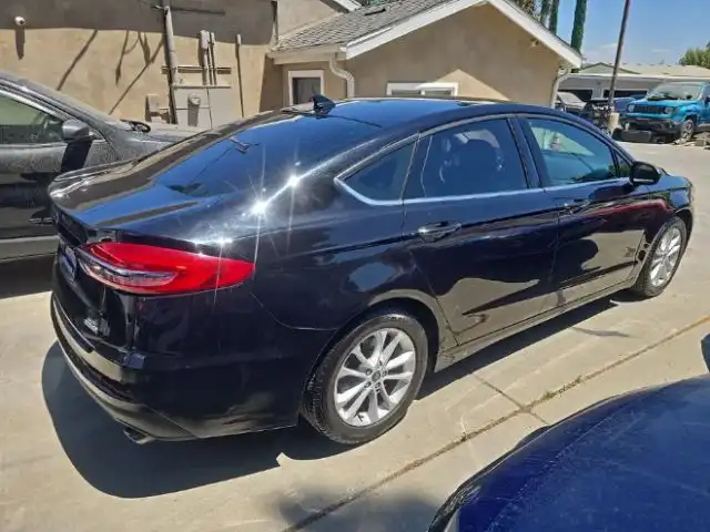 2020 Ford Fusion SE FWD's photo