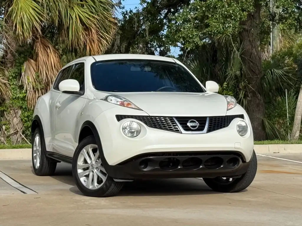 2014 Nissan Juke S FWD CVT's photo