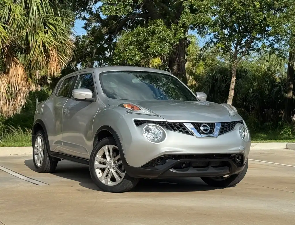 2015 Nissan Juke SV FWD CVT's photo