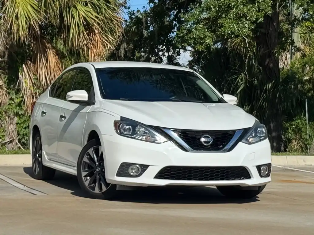 2017 Nissan Sentra SR CVT's photo