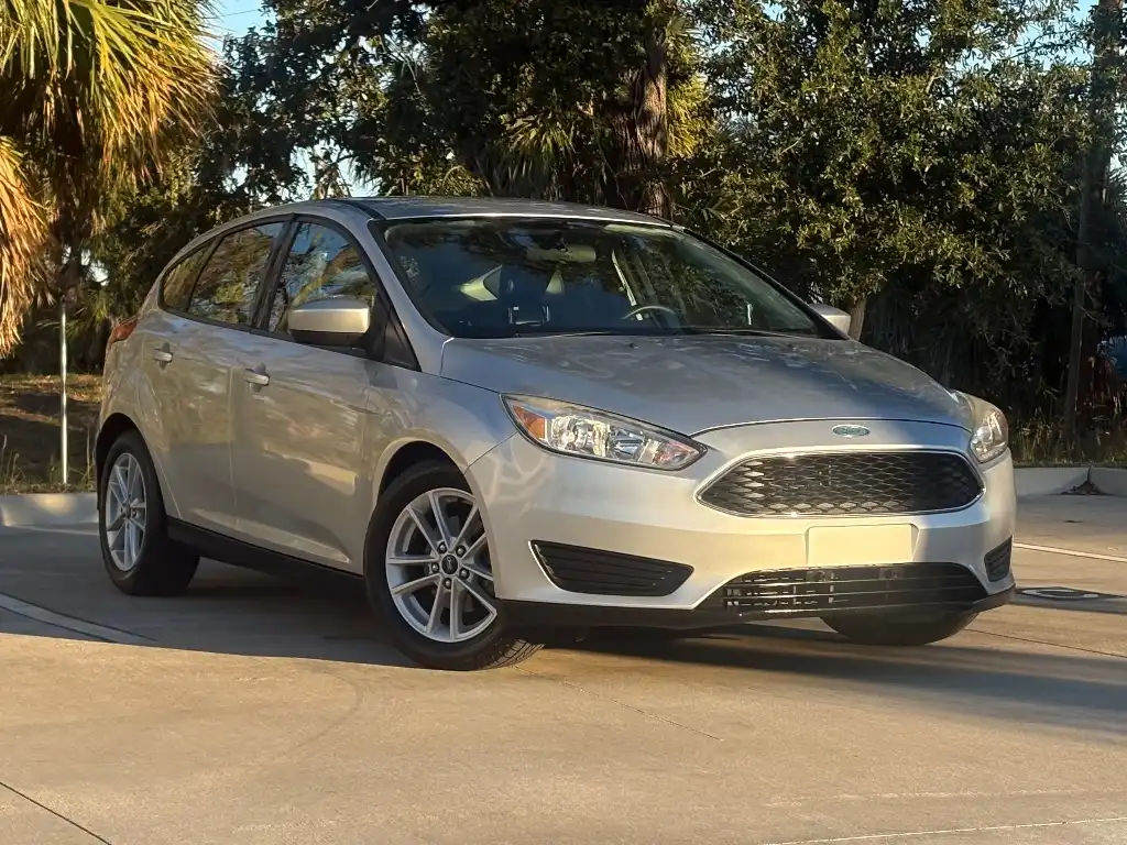 2018 Ford Focus Hatch SE's photo
