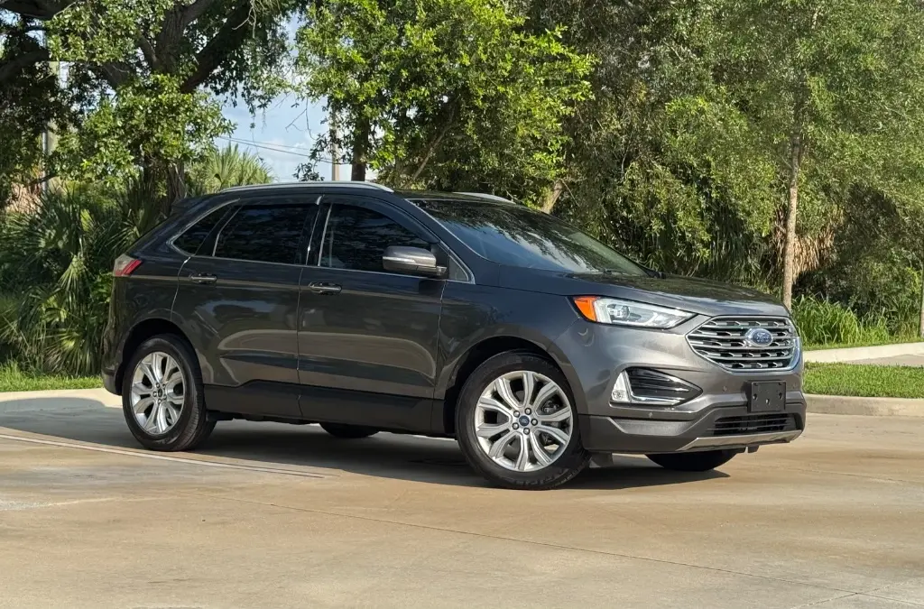2020 Ford Edge undefined photo 3