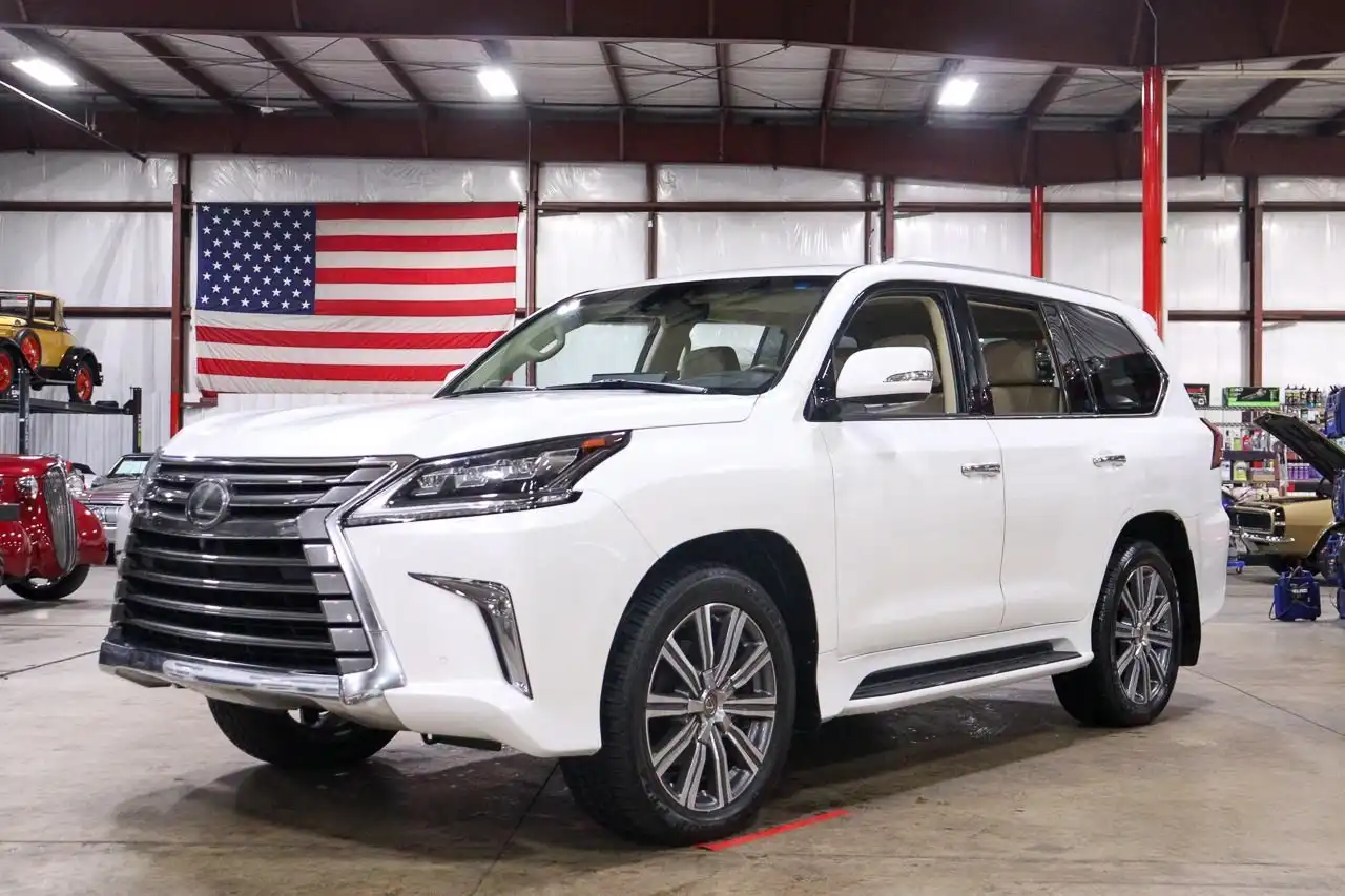 2016 Lexus LX 600 570's photo