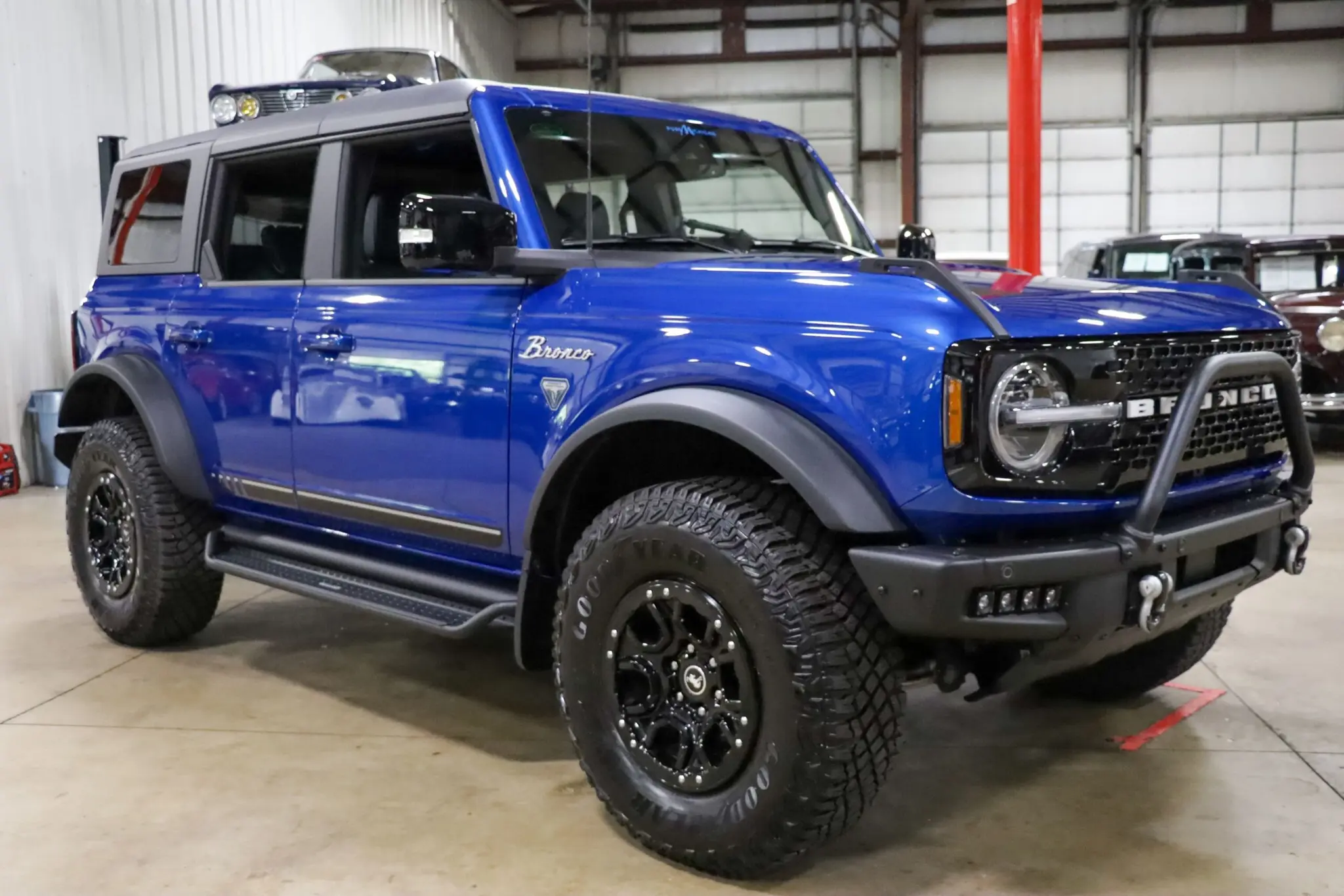2021 Ford Bronco First Edition Advanced 4x4 photo 3