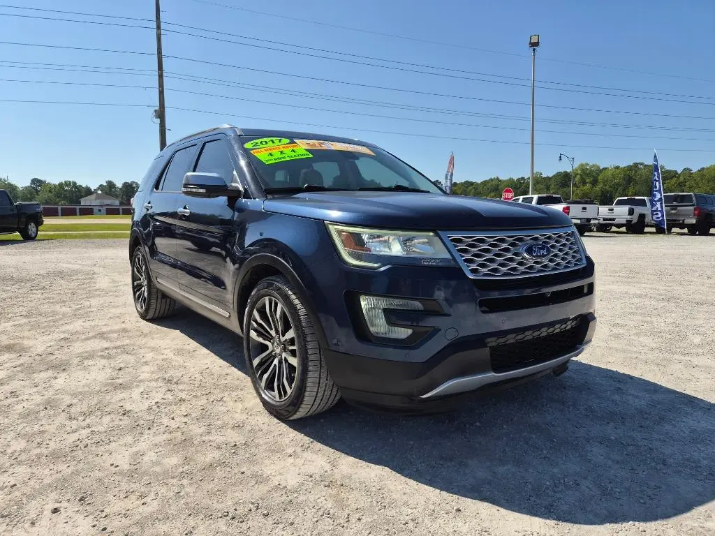 2017 Ford Explorer Platinum 4WD photo 3