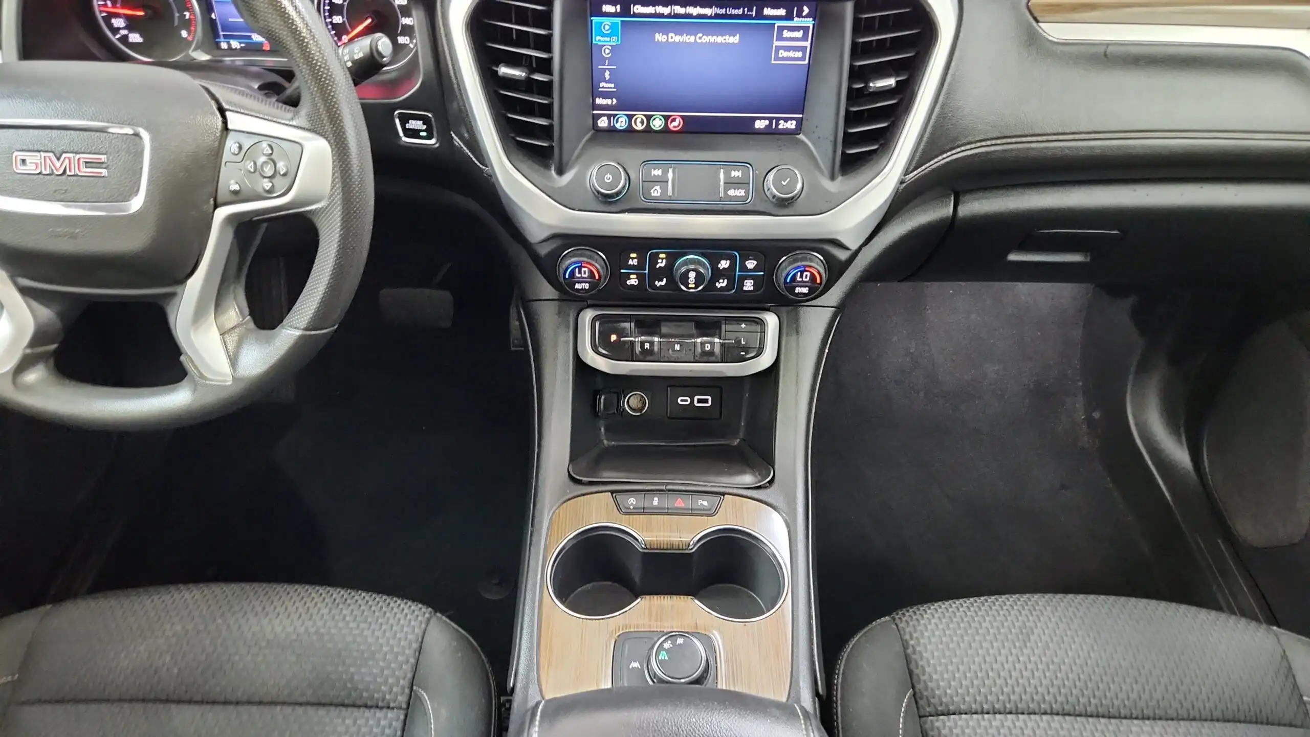 2022 GMC Acadia SLE FWD's photo