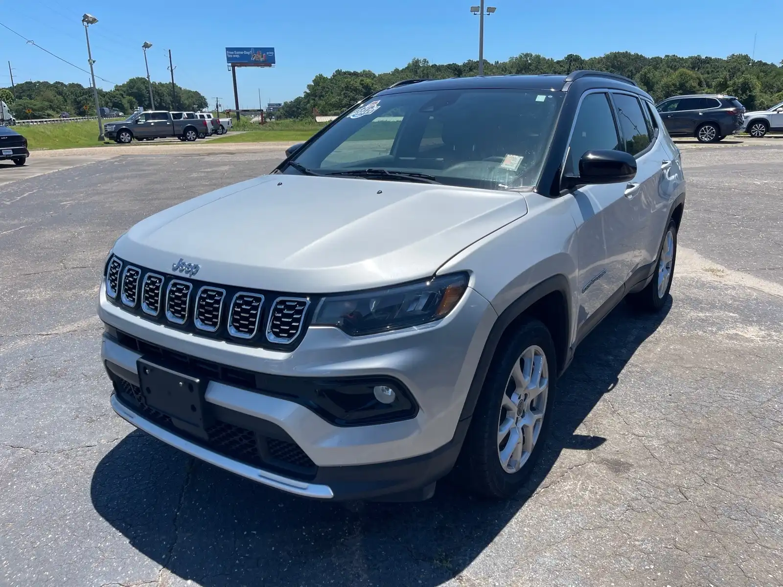 2025 Jeep Compass Limited 4X4's photo