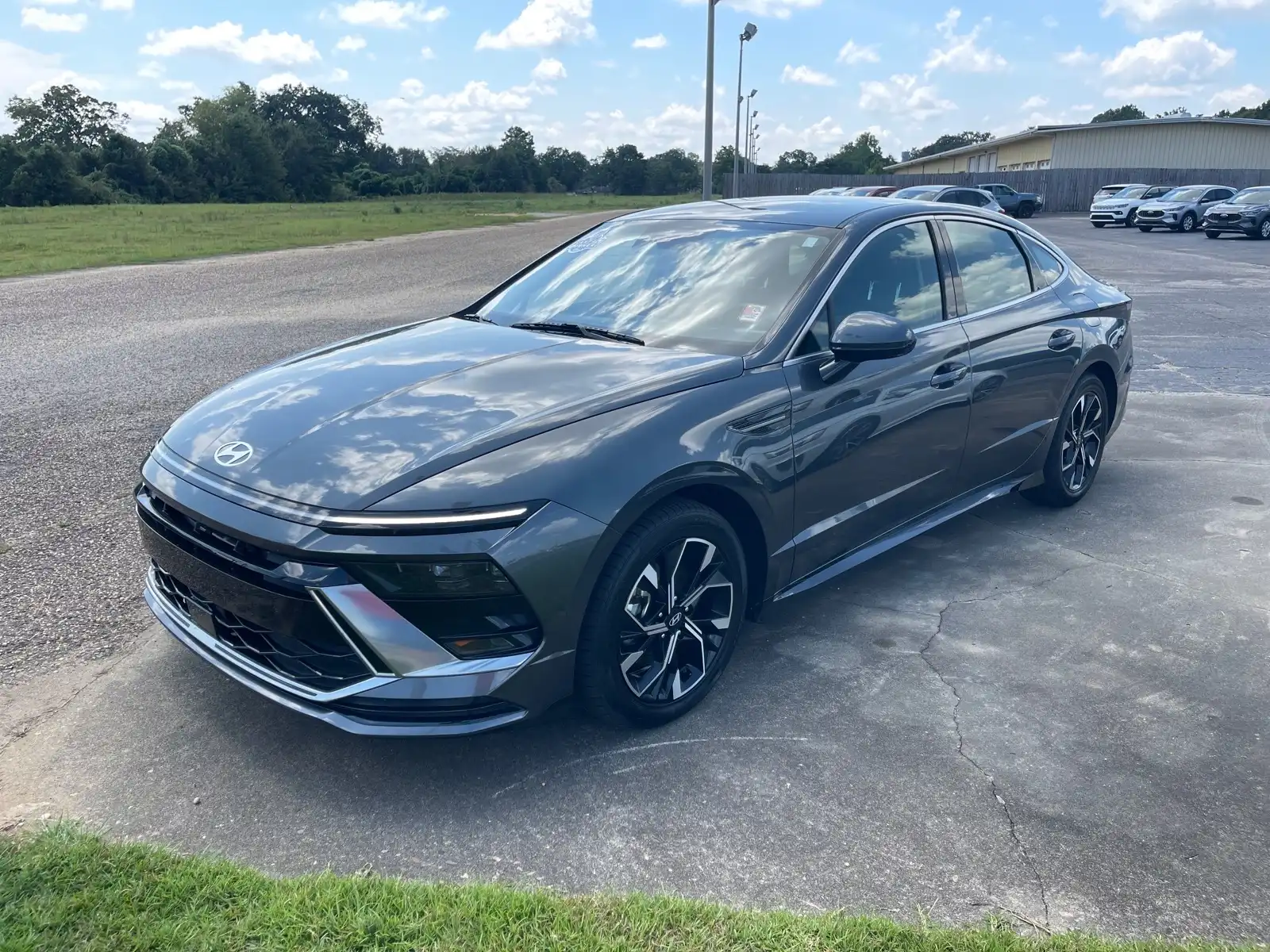 2025 Hyundai Sonata SEL's photo