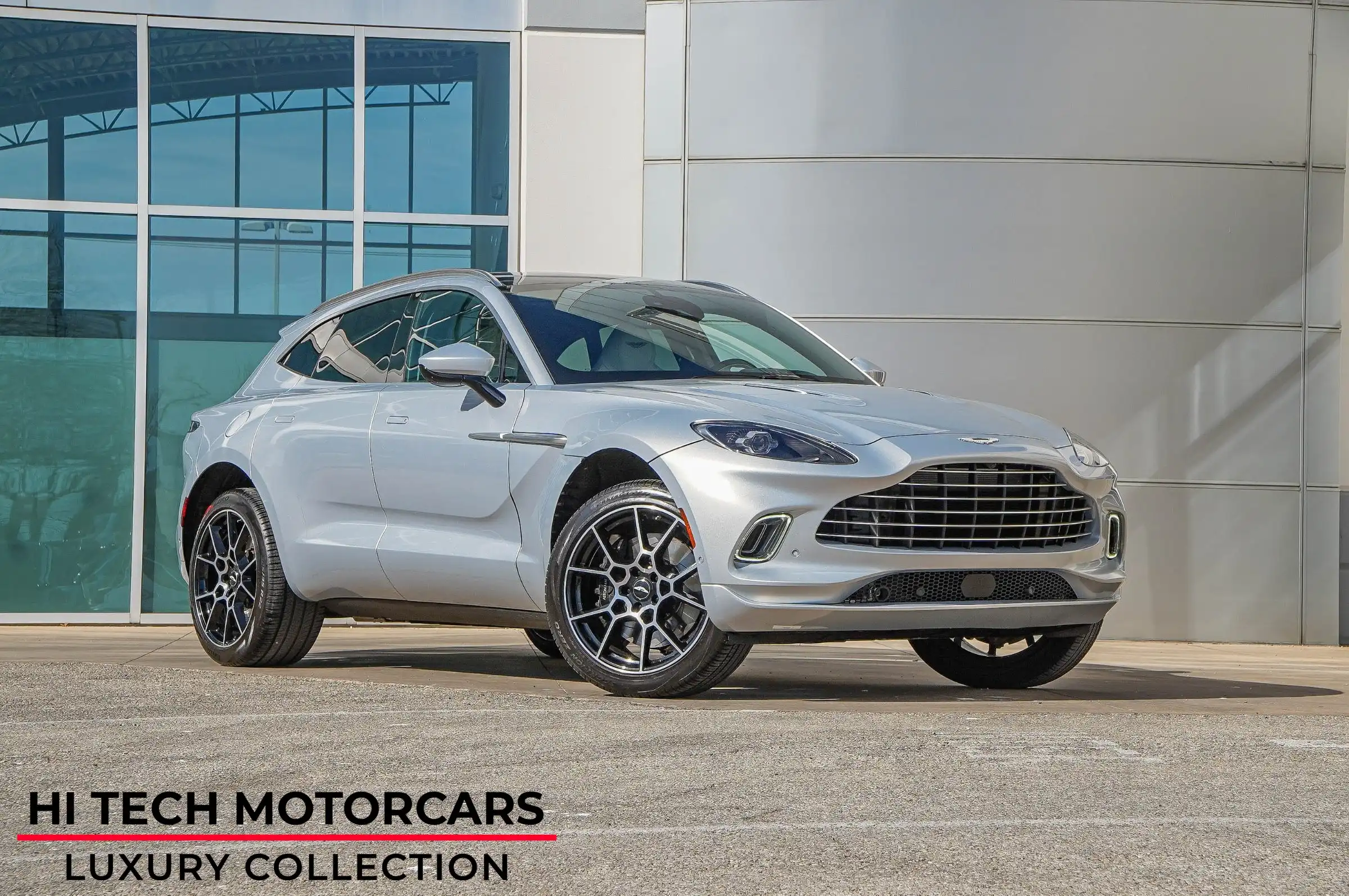 2022 Aston Martin DBX 4.0 V8 AWD's photo