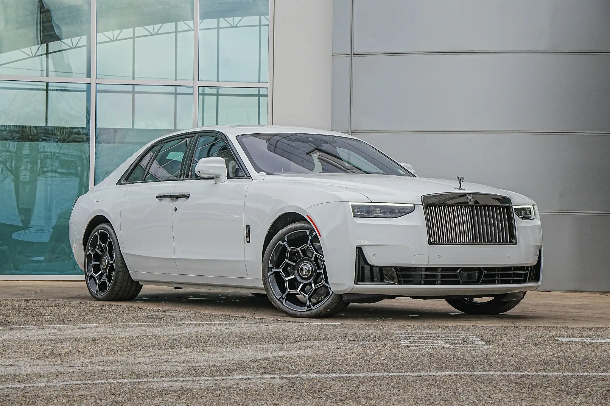 2025 Rolls-Royce Ghost Black Badge's photo