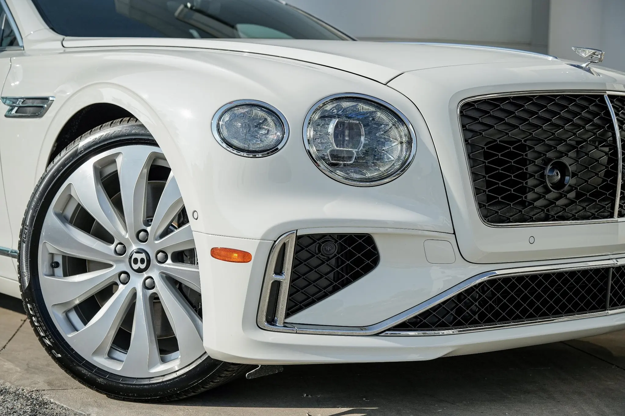 2026 Bentley Flying Spur Base photo 3