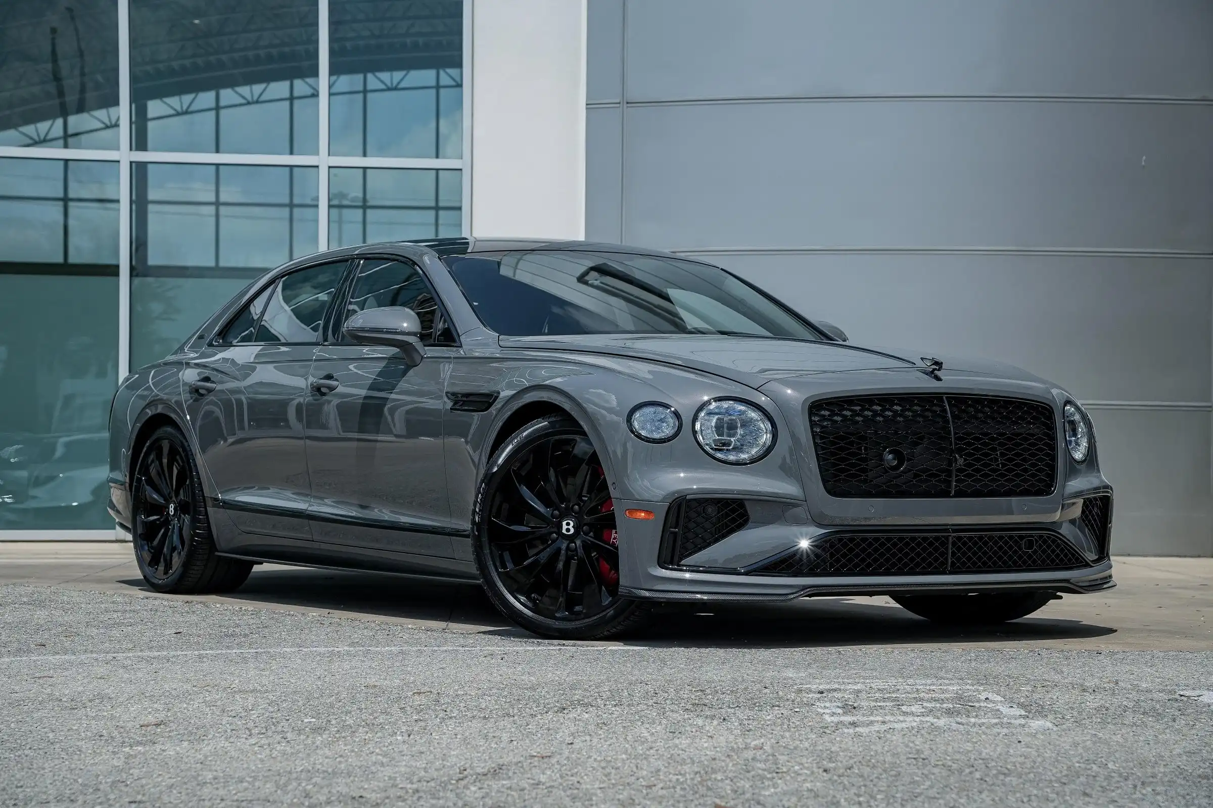 2025 Bentley Flying Spur's photo